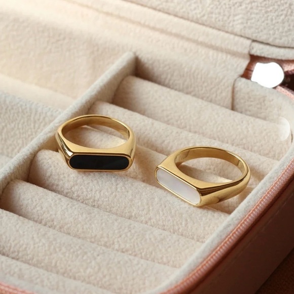 18K Real Gold Plated Stainless Steel WHITE Minimalist Shell Ring - Picture 6 of 9